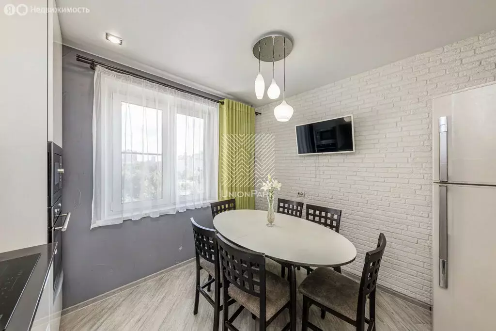 4-комнатная квартира: Челябинск, улица Чичерина, 5В (84.9 м) - Фото 1