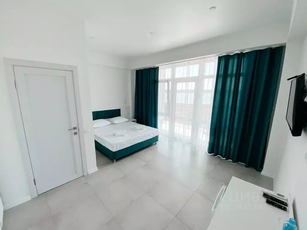 Комната Крым, Черноморский район, Оленевское с/пос, с. Оленевка ул. ... - Фото 1