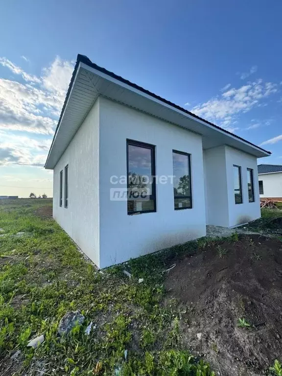 Дом в Курская область, Курский район, Клюквинский сельсовет, Ягодный ... - Фото 1