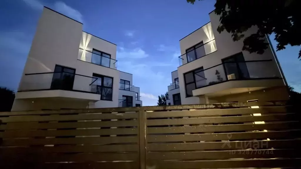 Таунхаус в Калининградская область, Калининград ул. Ивана Сусанина, 33 ... - Фото 1