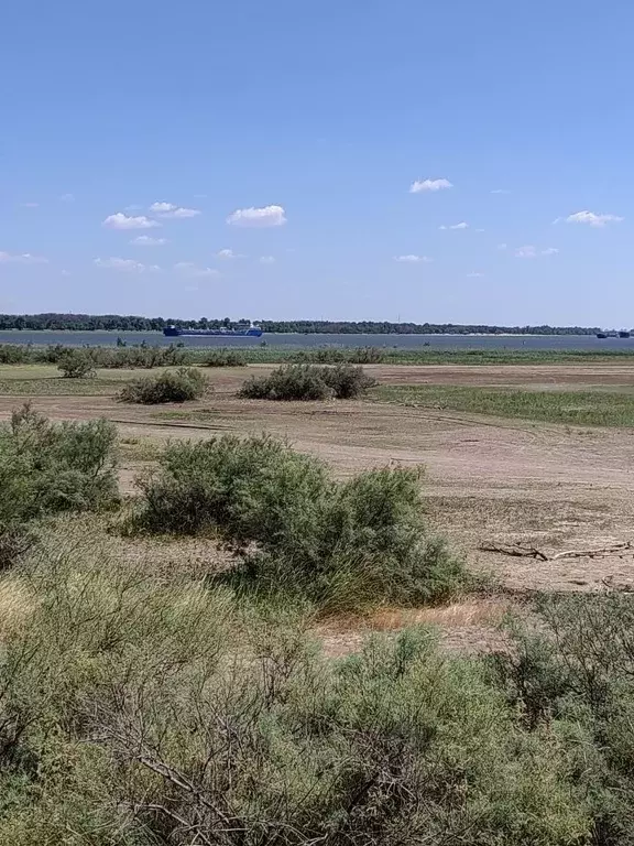 Дом в Астраханская область, Наримановский район, пос. Тинаки 2-е ул. ... - Фото 1