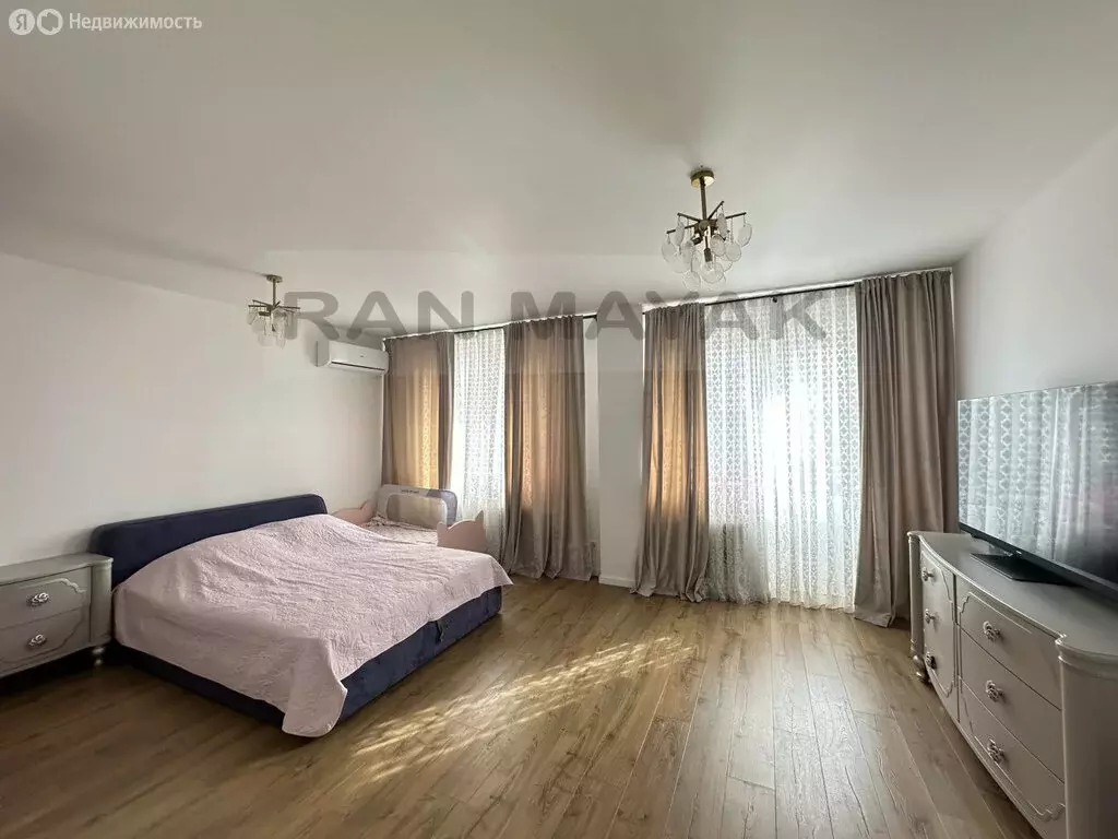 2-комнатная квартира: Майкоп, Советская улица, 219 (81.8 м) - Фото 1