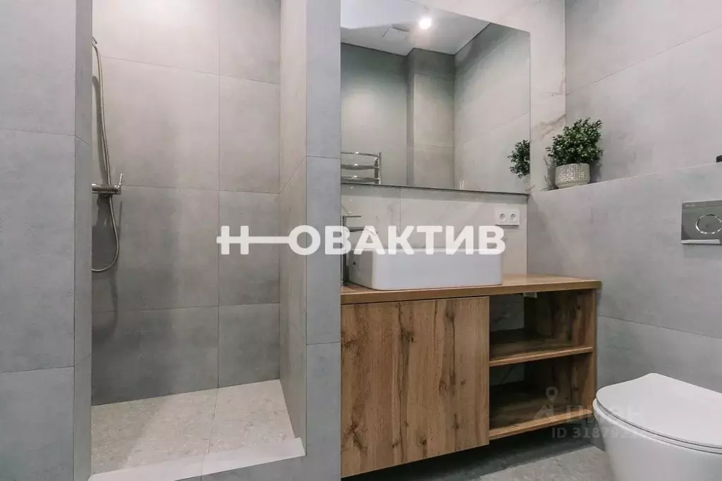 3-к кв. Новосибирская область, Новосибирск Кедровая ул., 75 (89.8 м) - Фото 0