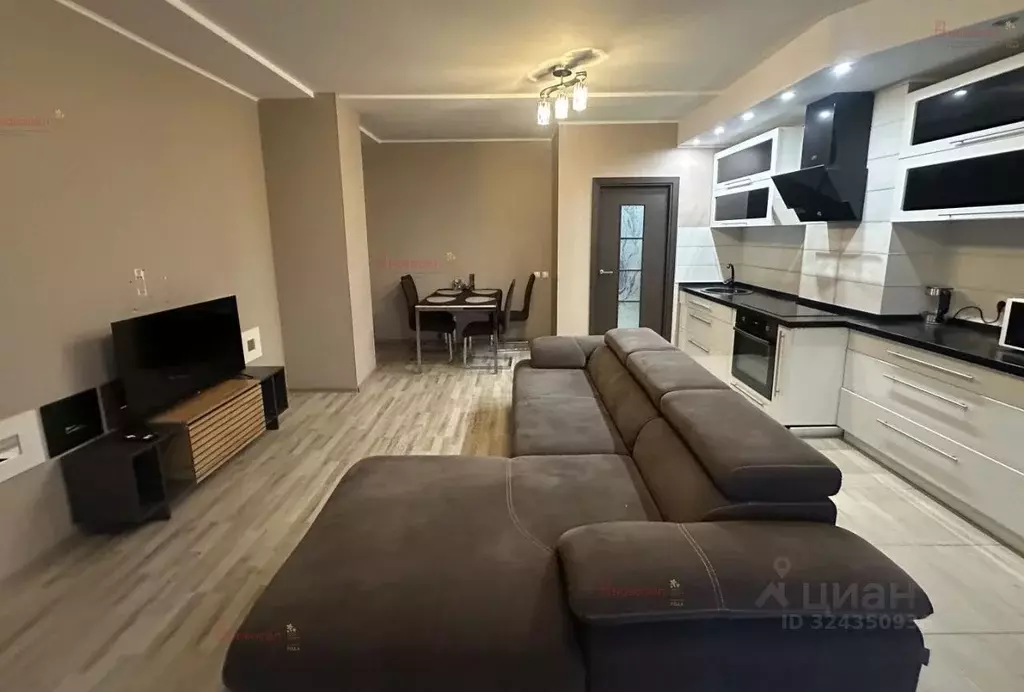 1-к кв. Свердловская область, Екатеринбург ул. Московская, 66 (72.1 м) - Фото 2