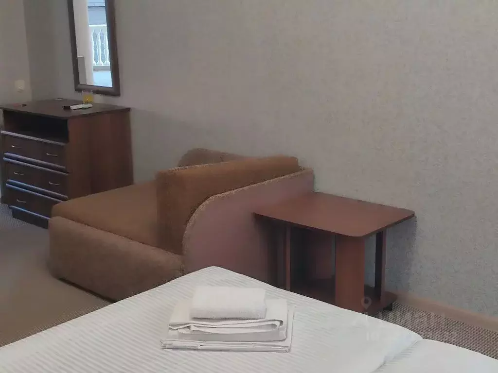 Комната Крым, Сакский район, Новофедоровка пгт ул. Центральная, 6 - Фото 2