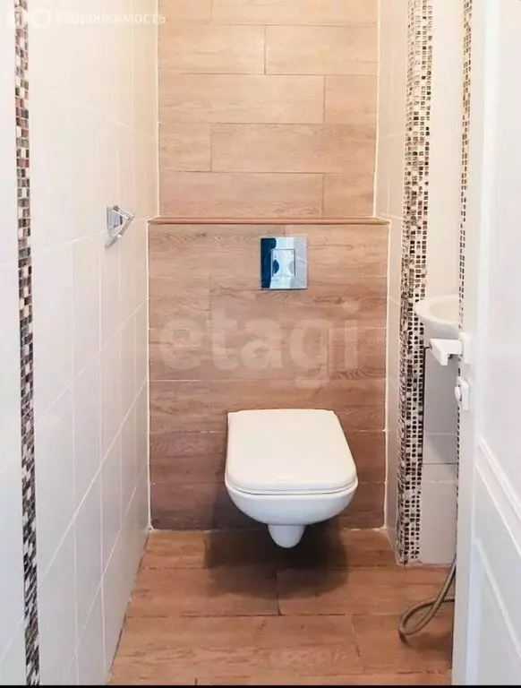 3-комнатная квартира: Омск, улица Малиновского, 23 (84 м) - Фото 1