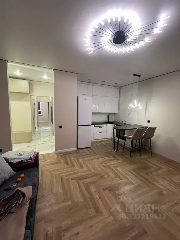 3-к кв. Астраханская область, Астрахань ул. Ахшарумова, 25 (65.0 м) - Фото 1