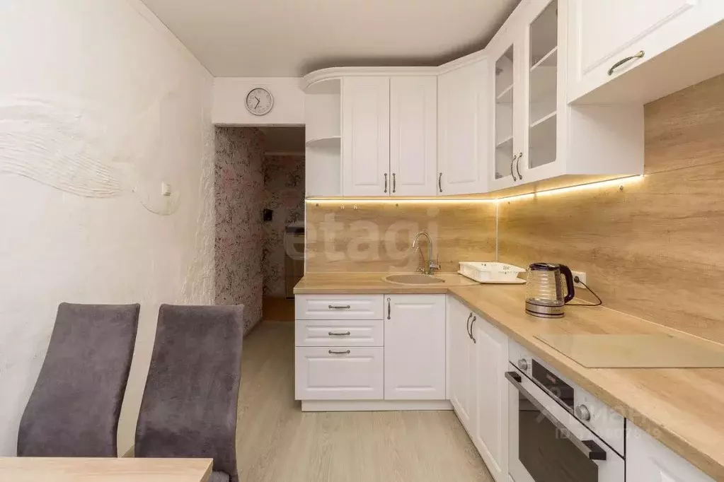 2-к кв. Тюменская область, Тюмень Ямская ул., 94в (49.8 м) - Фото 0