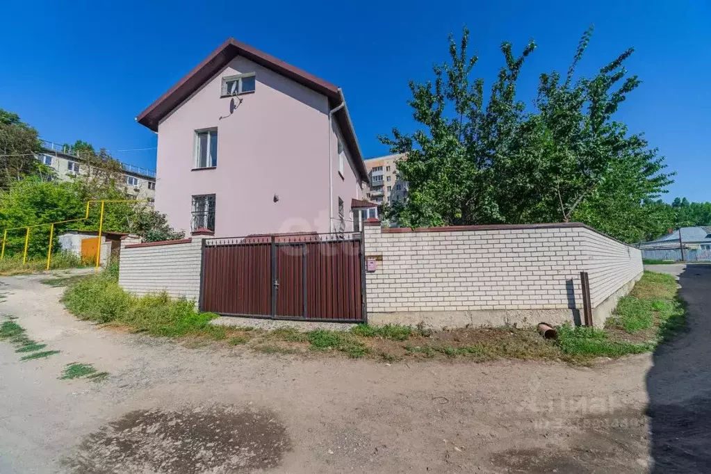 Дом в Саратовская область, Саратов ул. 3-я Беговая, 2 (184 м) - Фото 1