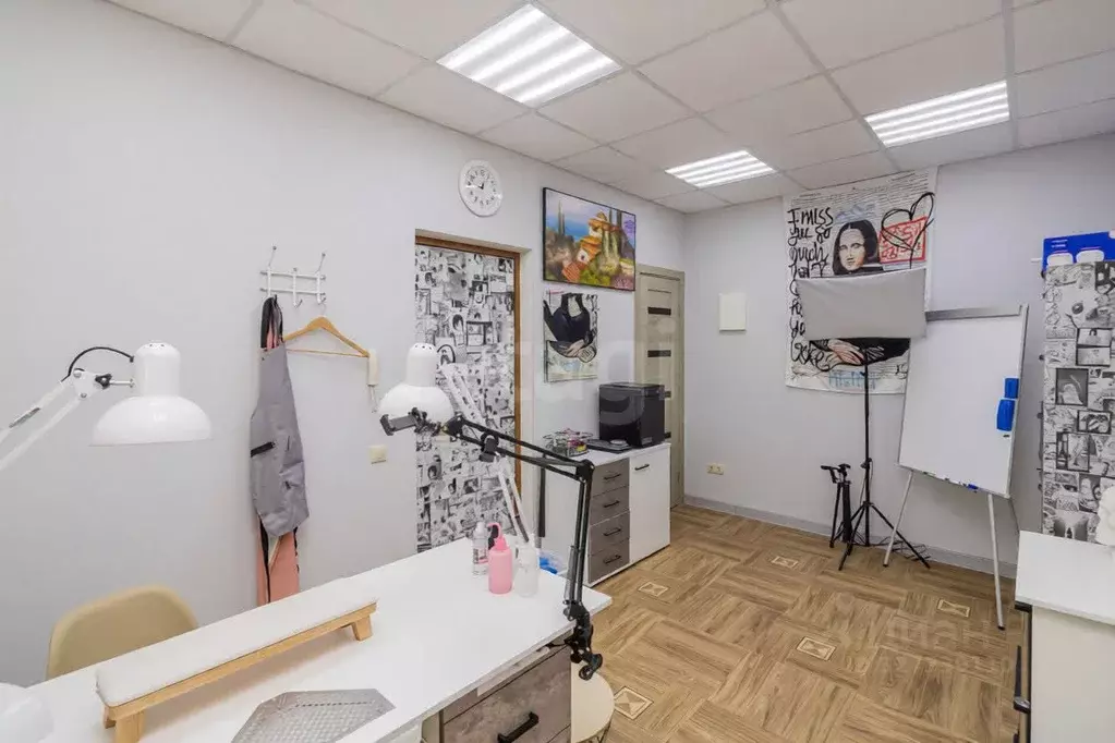 Помещение свободного назначения в Тюменская область, Тюмень Мельничная ... - Фото 1