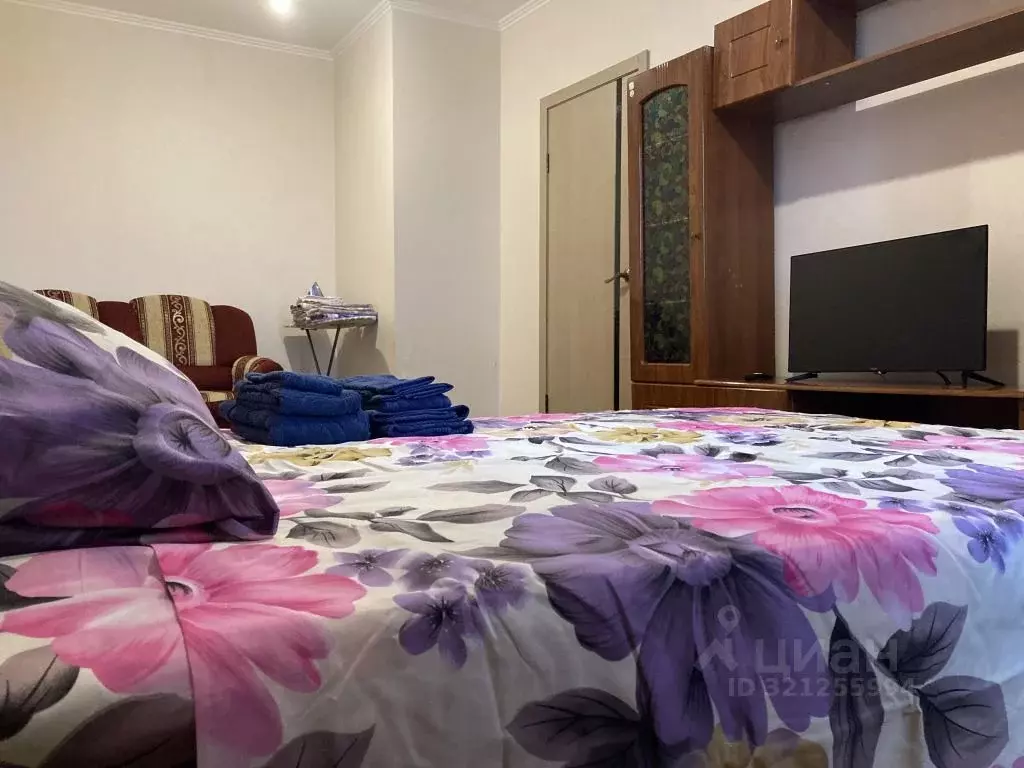 1-к кв. Ямало-Ненецкий АО, Салехард ул. Республики, 71 (53.0 м) - Фото 0