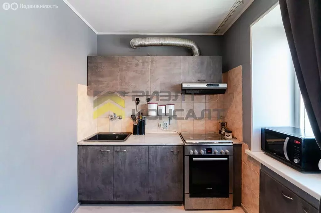 2-комнатная квартира: Омск, Кемеровская улица, 22 (60 м) - Фото 1