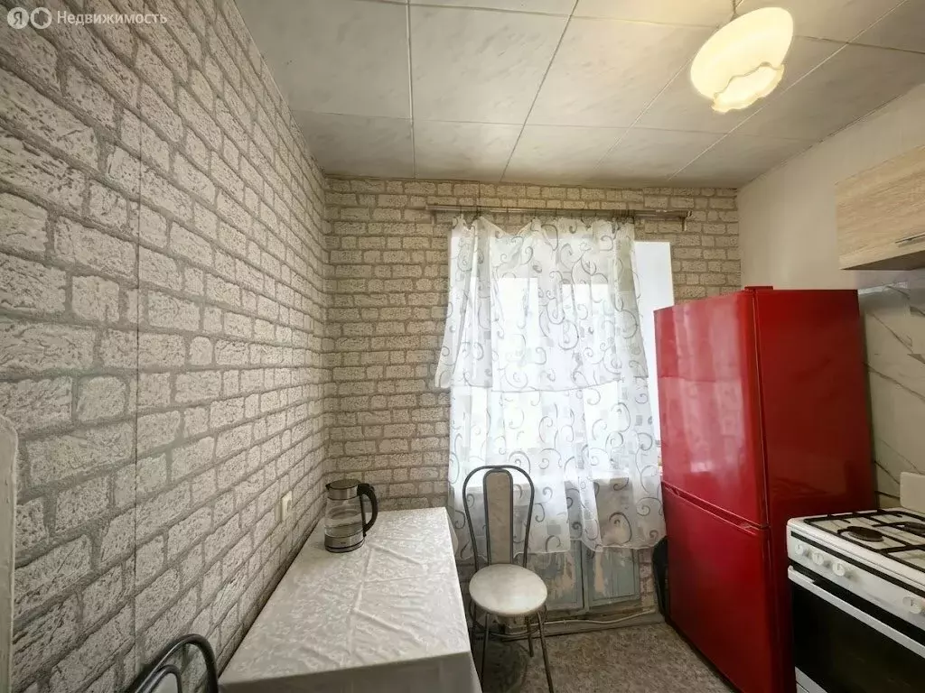 3-комнатная квартира: Волгоград, проспект Маршала Жукова, 87 (43 м) - Фото 1