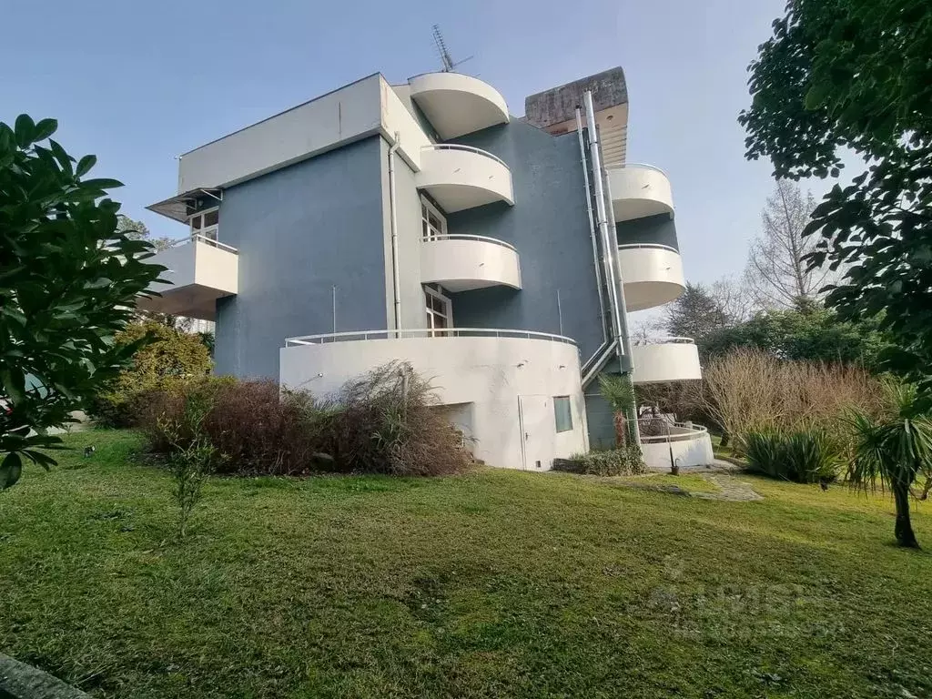 Дом в Краснодарский край, Сочи Курортный просп., 120к1 (800 м) - Фото 1