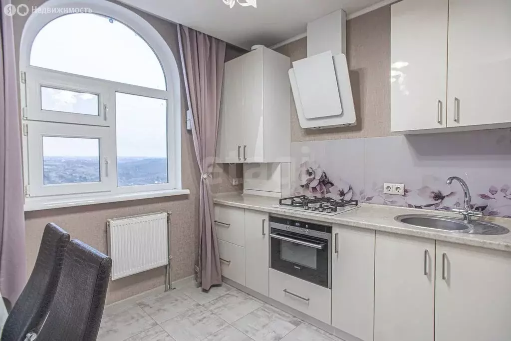 3-комнатная квартира: Севастополь, улица Генерала Коломийца, 11Б (53 ... - Фото 1