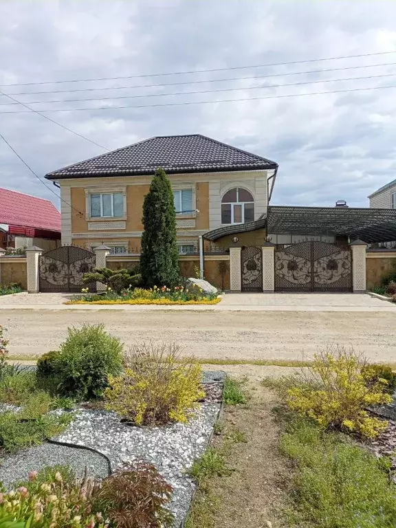 Коттедж в Краснодарский край, Курганинск Лабинская ул., 419 (280 м) - Фото 1