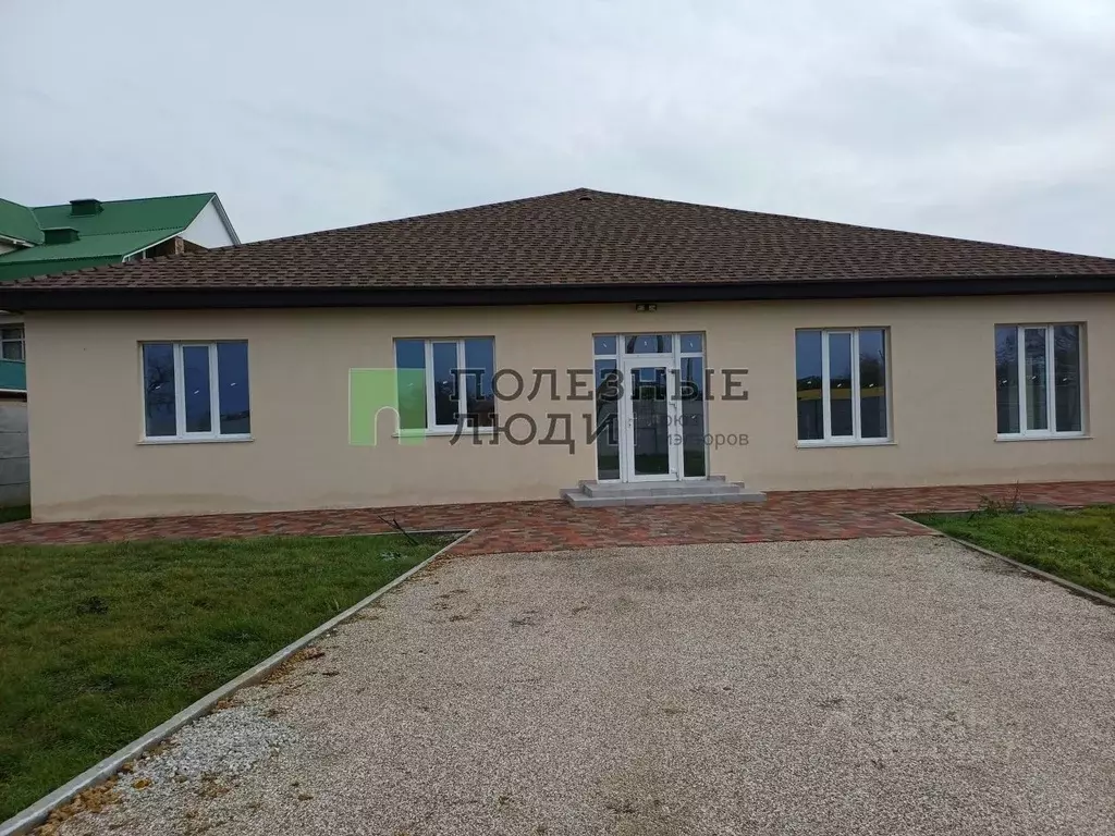 Дом в Крым, Евпатория городской округ, Заозерное пгт ул. Аллея Дружбы ... - Фото 1