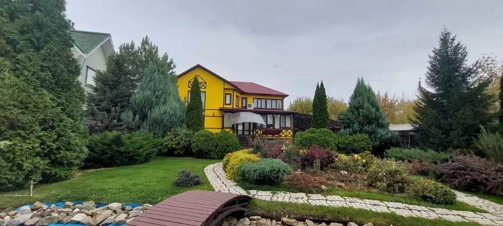Дом в Саратовская область, Энгельс проезд Тургеневский, 1 (261 м) - Фото 1