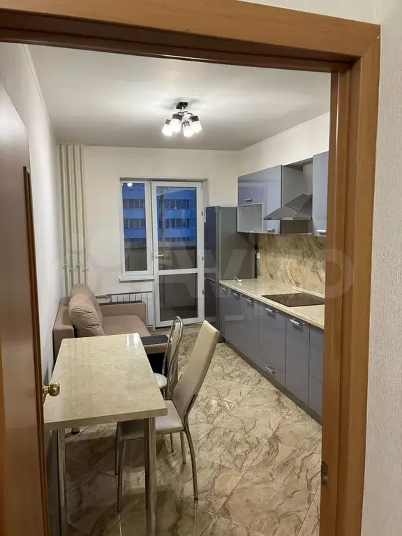 1-к. квартира, 37 м, 9/25 эт. - Фото 0