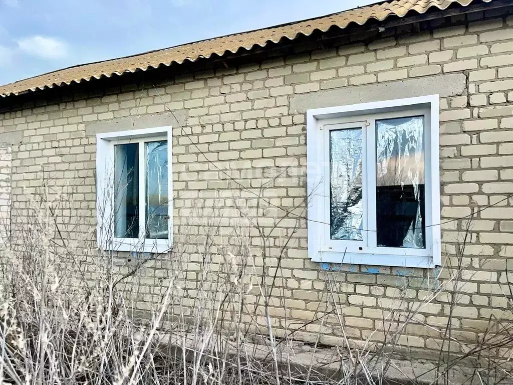 Дом в Саратовская область, Дергачевский район, Октябрьское ... - Фото 2