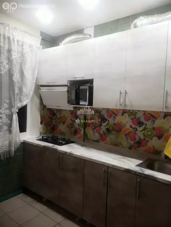 3-комнатная квартира: Керчь, улица Кирова, 67 (48 м) - Фото 1