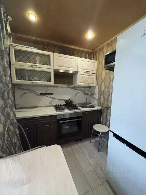 2-к кв. Саратовская область, Энгельс 2-й мкр, 33 (43.9 м) - Фото 1