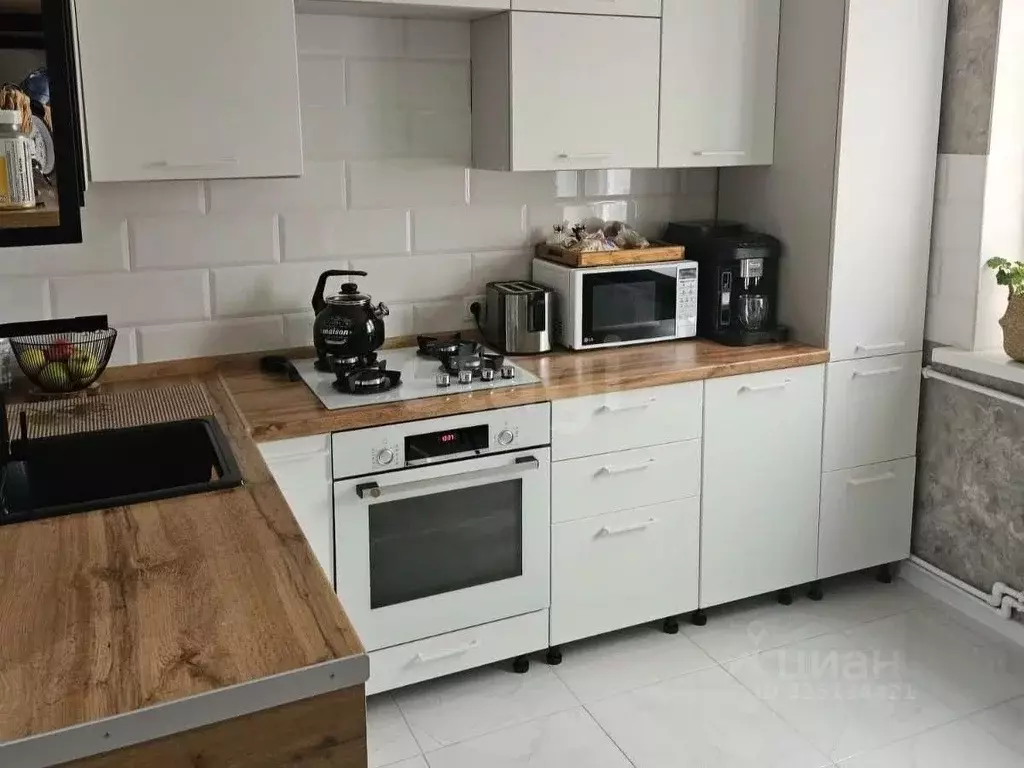 2-к кв. Крым, Ленино пгт ул. Энгельса, 15 (50.8 м) - Фото 1