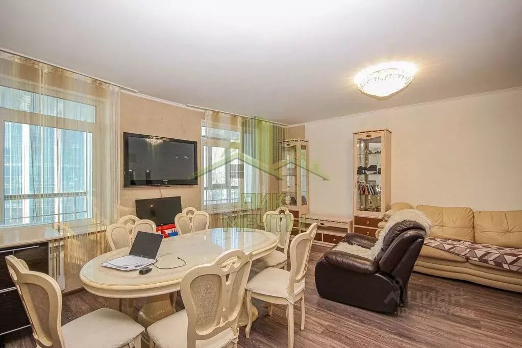 3-к кв. Бурятия, Улан-Удэ Комсомольская ул., 1В (81.3 м) - Фото 0