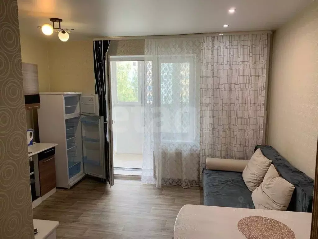 Студия Тюменская область, Тюмень ул. Парада Победы, 9 (27.0 м) - Фото 1