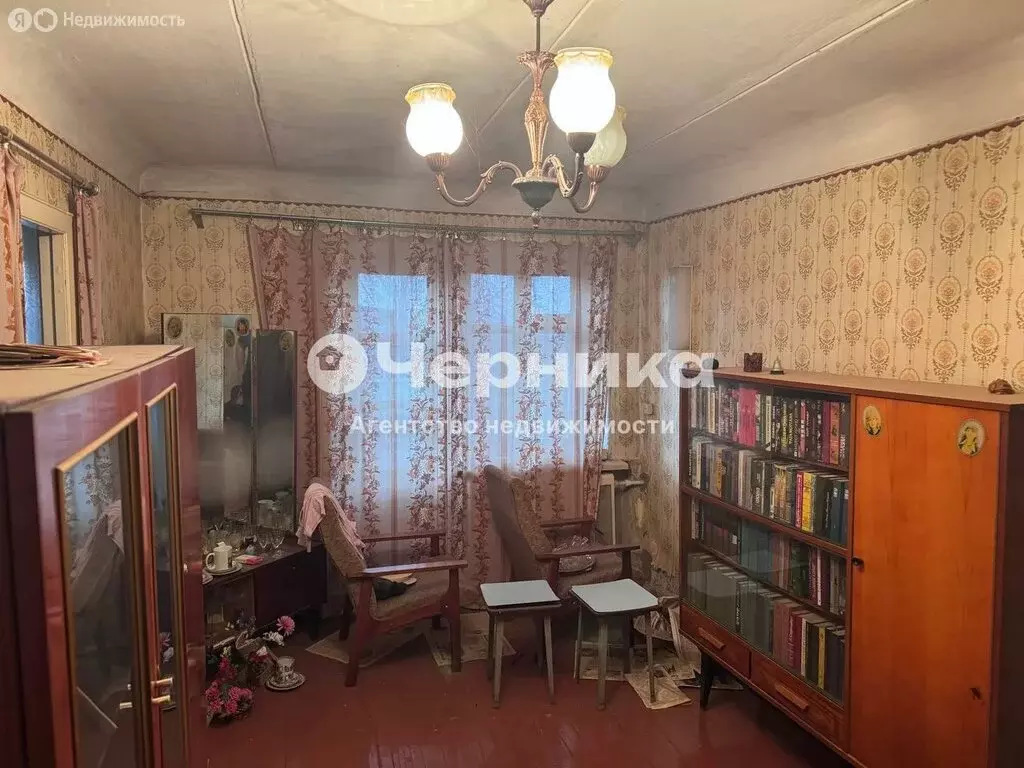 3-комнатная квартира: Новошахтинск, улица Лаптевых, 3 (40 м) - Фото 0