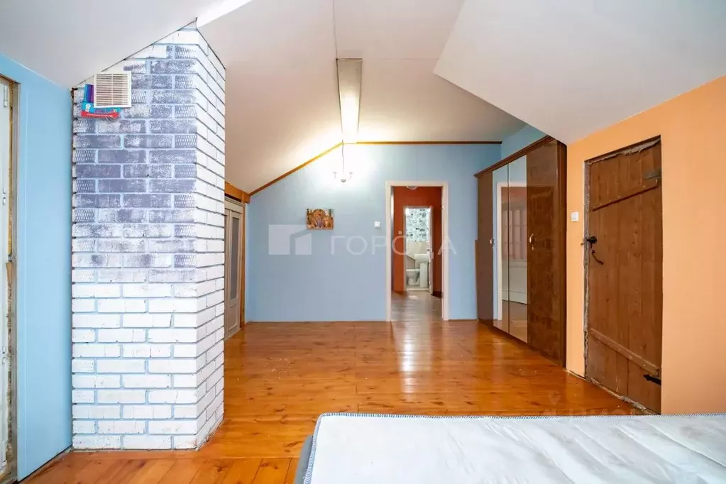 Дом в Новосибирская область, Новосибирск ул. Лобачевского, 30 (250 м) - Фото 1