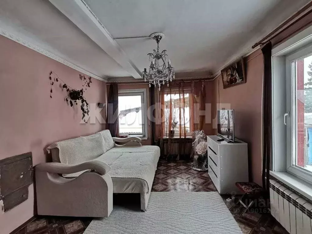 Дом в Новосибирская область, Новосибирск ул. Сурикова (67 м) - Фото 0