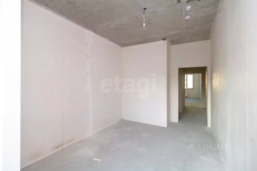 2-к кв. Тюменская область, Тюмень ул. Братьев Бондаревых, 1 (61.0 м) - Фото 1