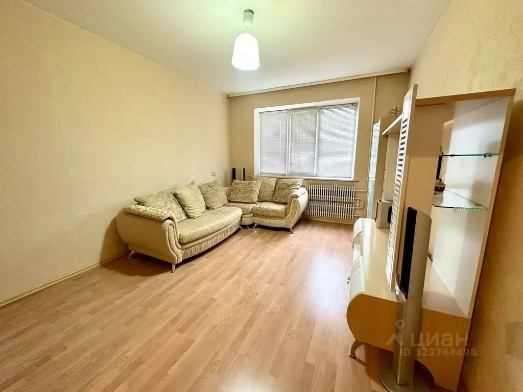 3-к кв. Оренбургская область, Оренбург просп. Гагарина, 41/2 (64.0 м) - Фото 1