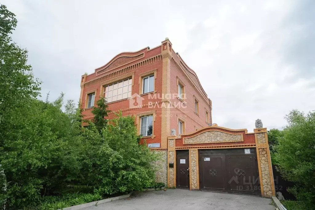 Дом в Омская область, Омск ул. 16-я Северная, 114 (492 м) - Фото 1