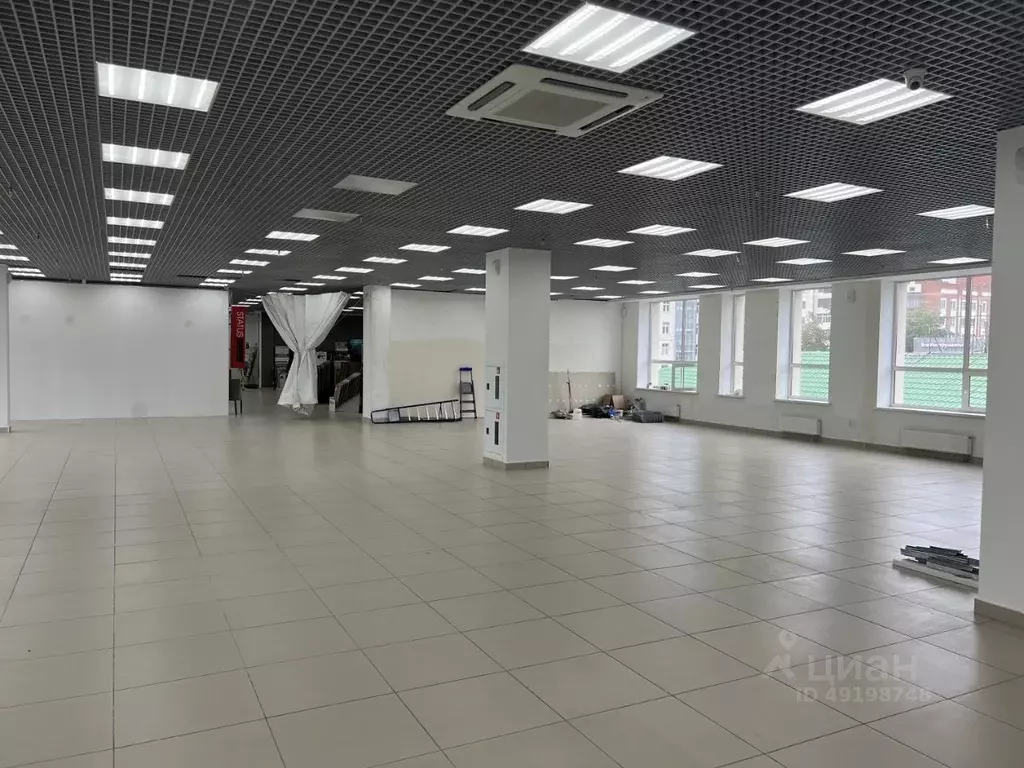 Офис в Челябинская область, Челябинск Российская ул., 142 (350 м) - Фото 1