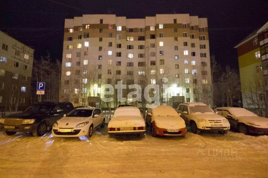 3-к кв. Ямало-Ненецкий АО, Новый Уренгой Сибирская ул., 35 (64.0 м) - Фото 1