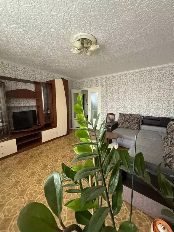 2-к кв. Пермский край, Губаха ул. Островского, 8 (60.0 м) - Фото 1