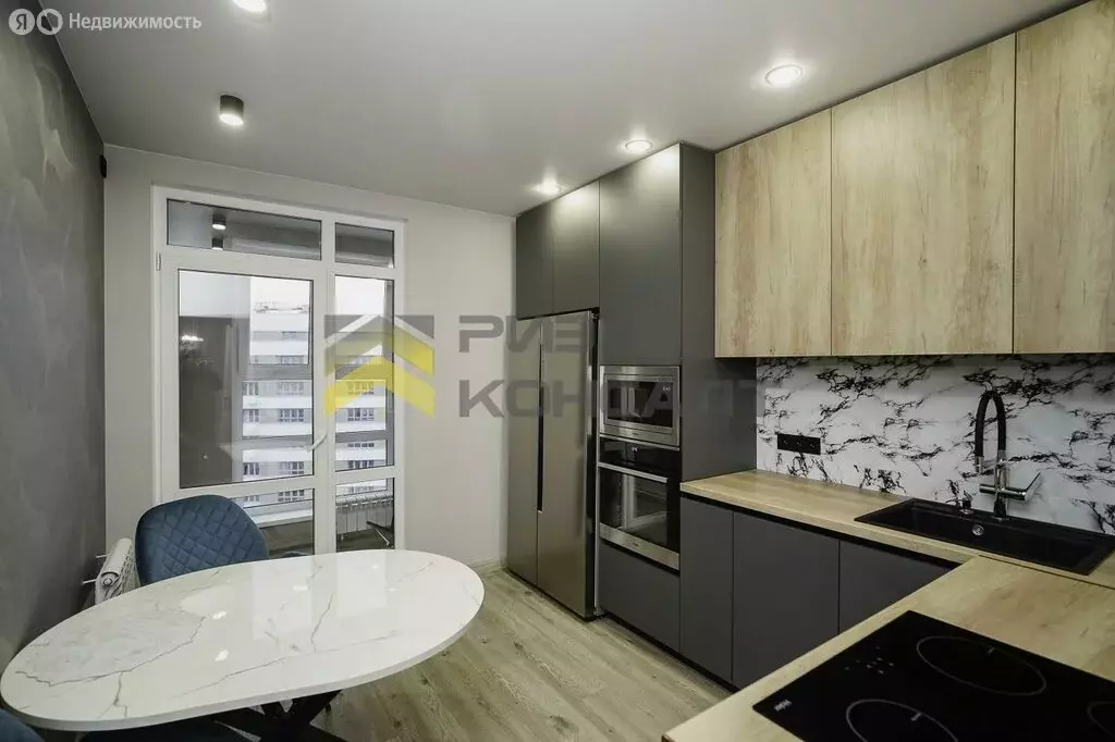 2-комнатная квартира: Омск, улица 70 лет Октября, 3/3 (63.8 м) - Фото 2