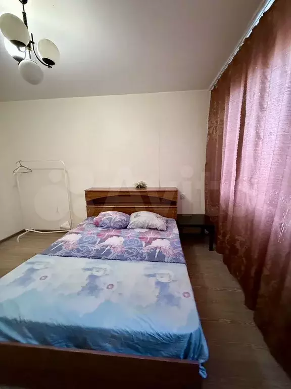 Комната 18 м в 3-к., 8/17 эт. - Фото 1