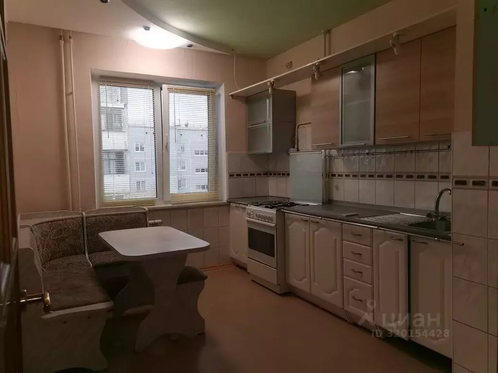 3-к кв. Омская область, Омск Омская ул., 162/2 (62.8 м) - Фото 0