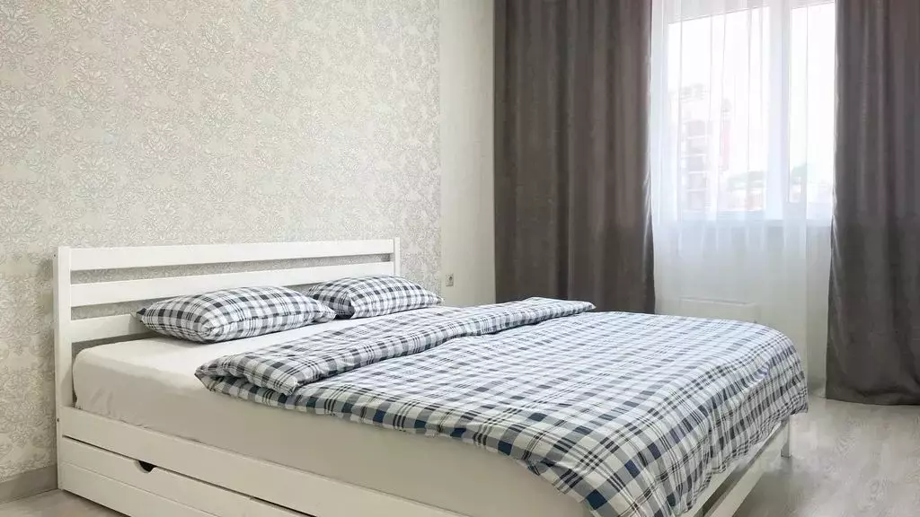 2-к кв. Татарстан, Казань ул. Баки Урманче, 10 (70.0 м) - Фото 1
