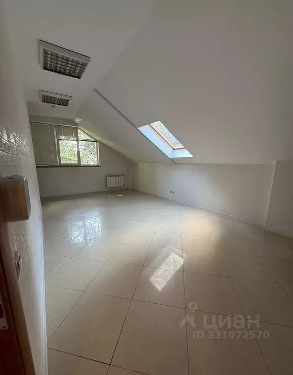 Помещение свободного назначения в Краснодарский край, Сочи Туапсинская ... - Фото 1