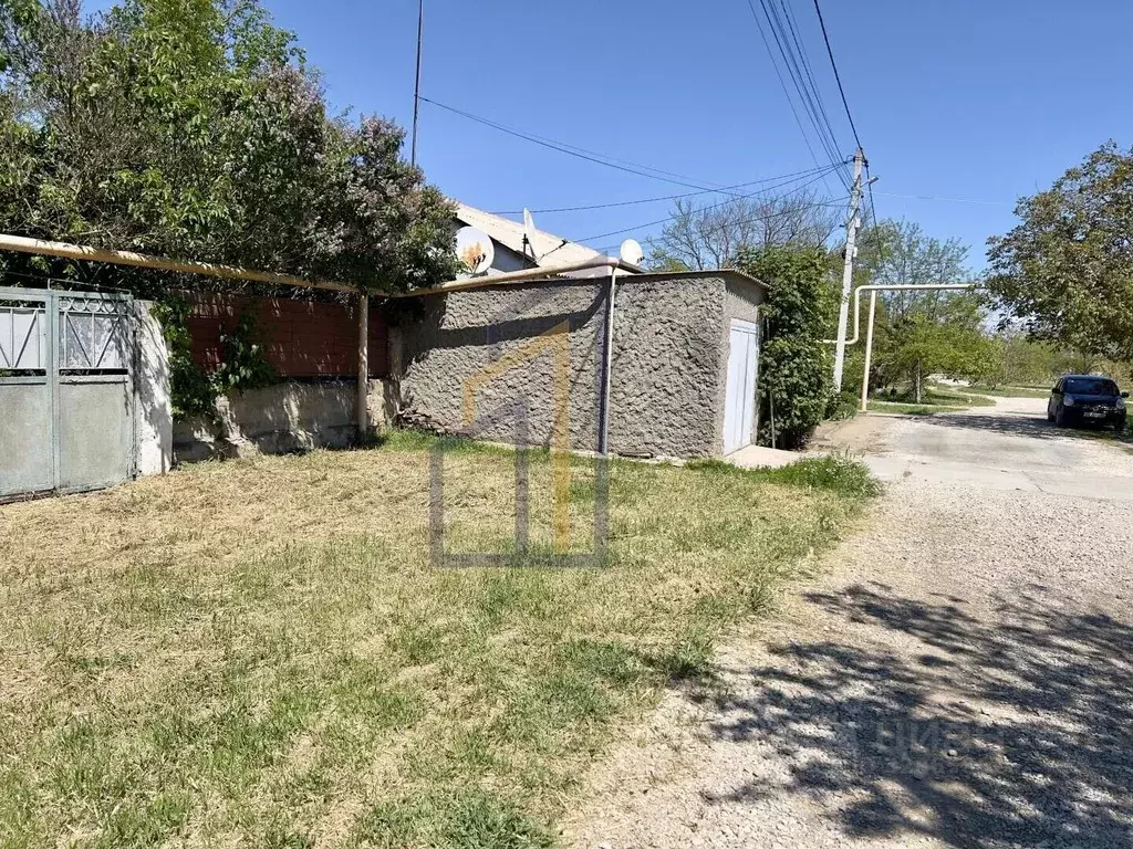Участок в Крым, Евпатория городской округ, Заозерное пгт ул. Садовая ... - Фото 1