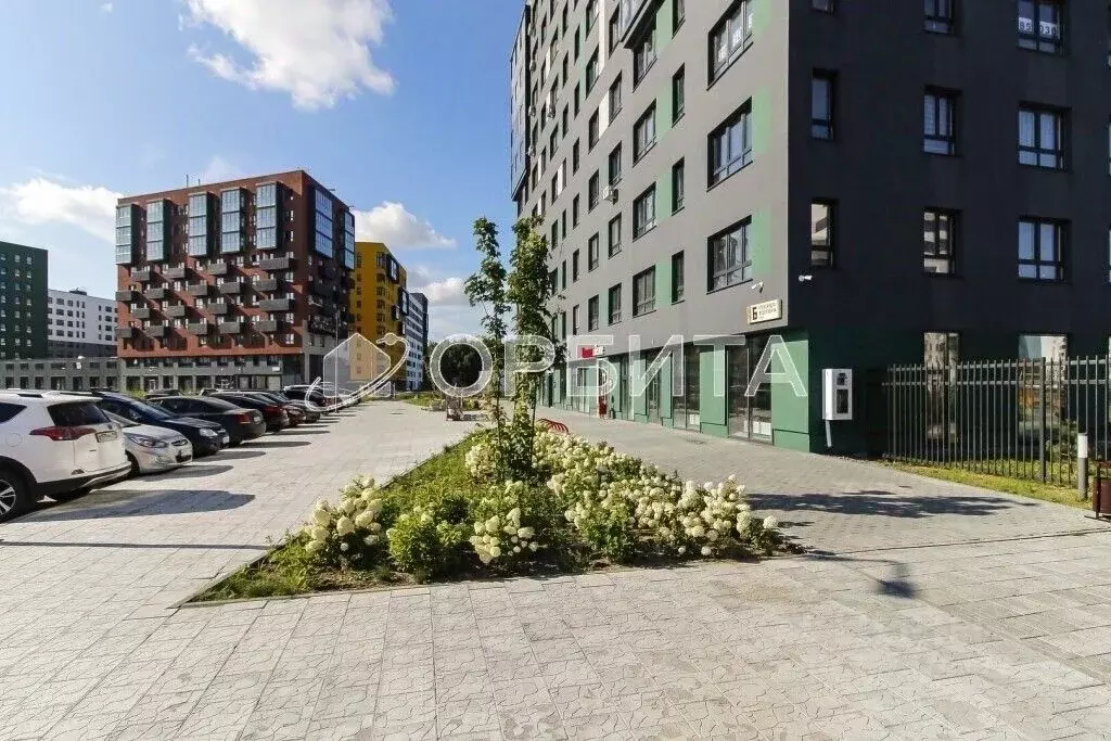 3-к кв. Тюменская область, Тюмень Рощино мкр, ул. Александра ... - Фото 1