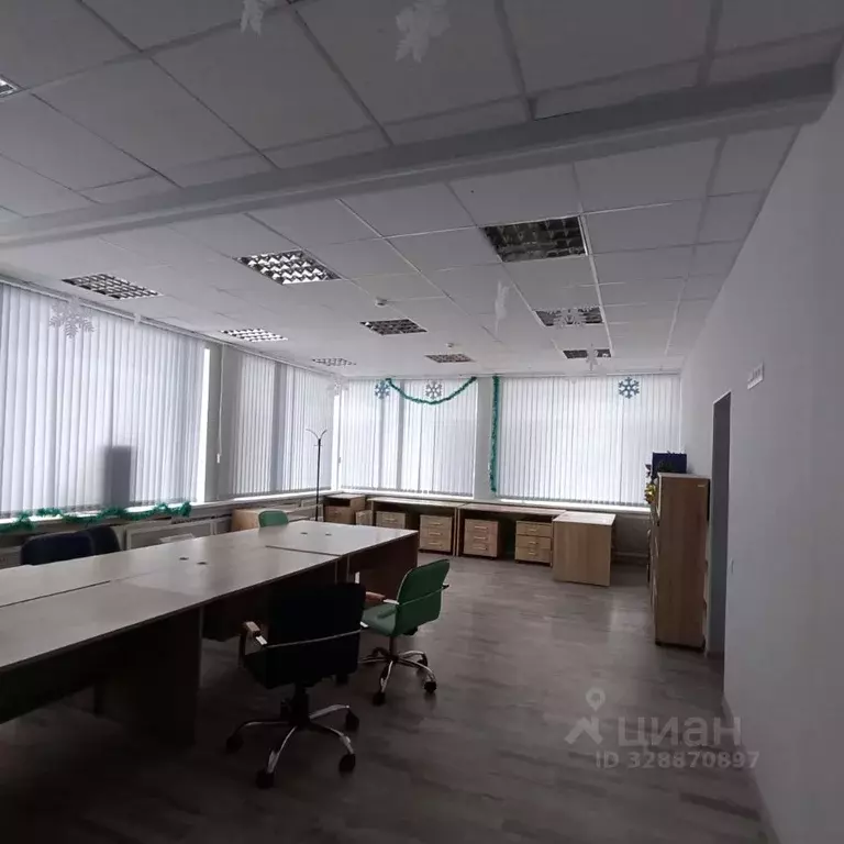 Помещение свободного назначения в Ленинградская область, Гатчина ул. ... - Фото 1