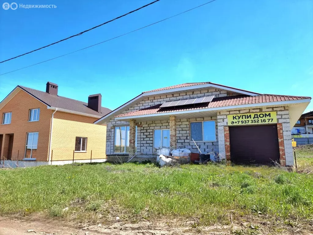 Дом в Октябрьский, 32-й микрорайон, улица Владимира Щелкачева, 43 (257 ... - Фото 1