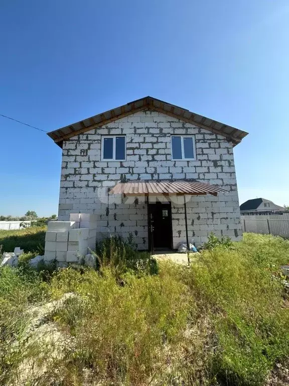 Дом в Волгоградская область, Среднеахтубинский район, Фрунзенское ... - Фото 0