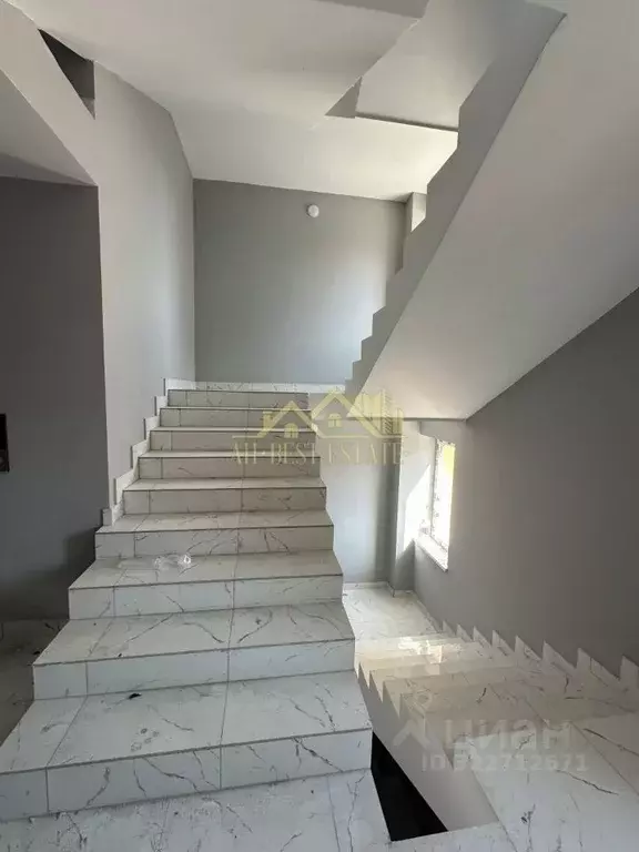 3-к кв. Северная Осетия, Владикавказ ул. Курсантов-Кировцев, 29 (92.0 ... - Фото 1