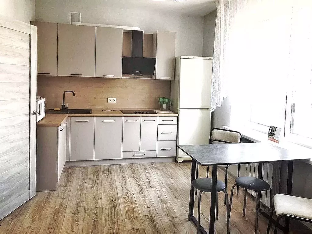 2-к кв. Воронежская область, Воронеж Донбасская ул., 25к2 (75.0 м) - Фото 0